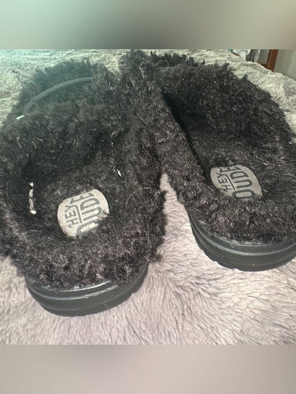 HEYDUDE Wendy Slipper - Cozy Black. (Shoes26)